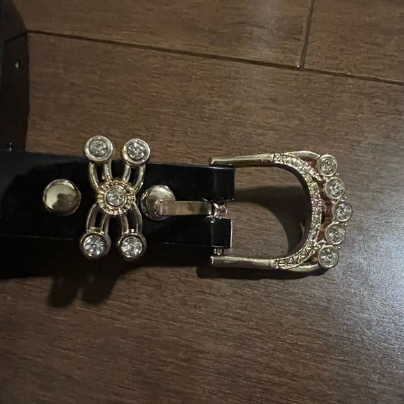 Gold embellished hardware belt - Picture 1 of 2